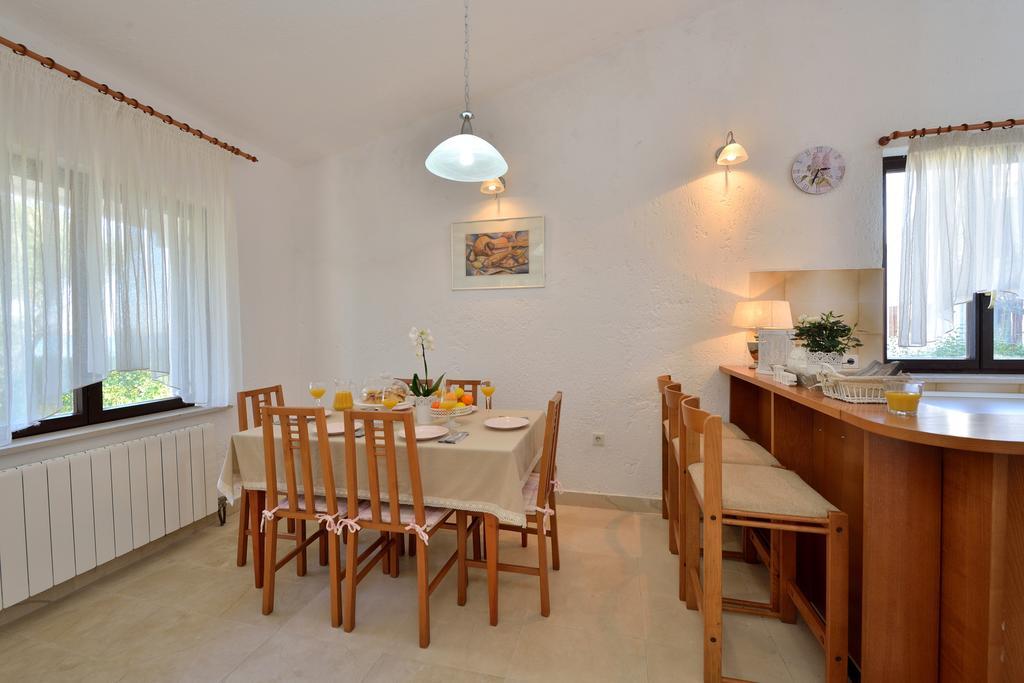 Beachfront Skoblar Holiday Home With Seaview 프리블라카 외부 사진